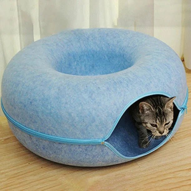 lit pour chat bleu chat en tunnel