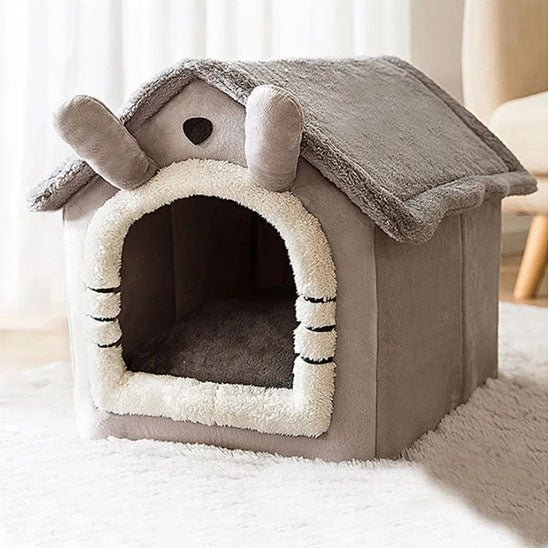 maison chat grise confortable