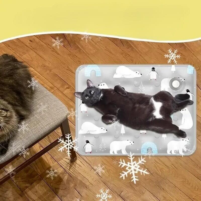 Tapis rafraichissant Chat gris chat détendu