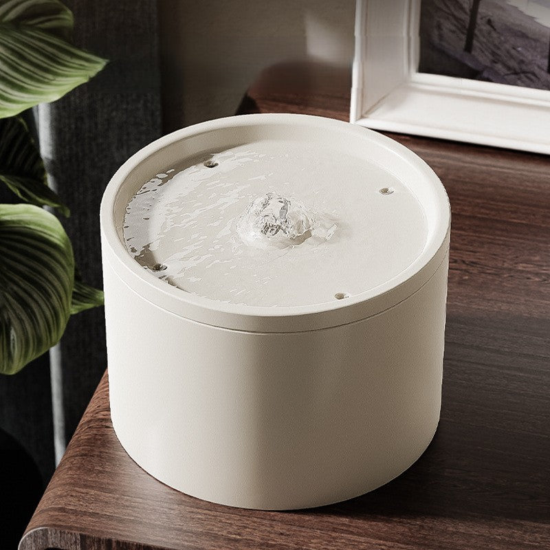 Fontaine à eau pour chat blanche