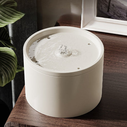 Fontaine à eau pour chat blanche