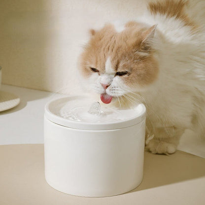 Fontaine à eau pour chat céramique blanche en décor 