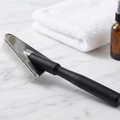 Brosse chats poils long​s noire 