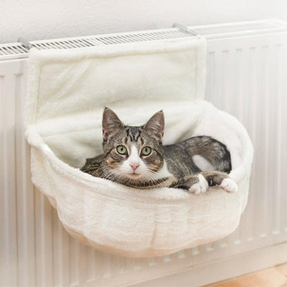 hamac chat pour radiateur blanc chat curieux