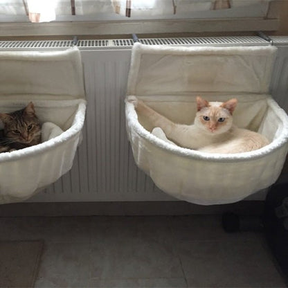 Hamac chat pour radiateur blanc chats au repos