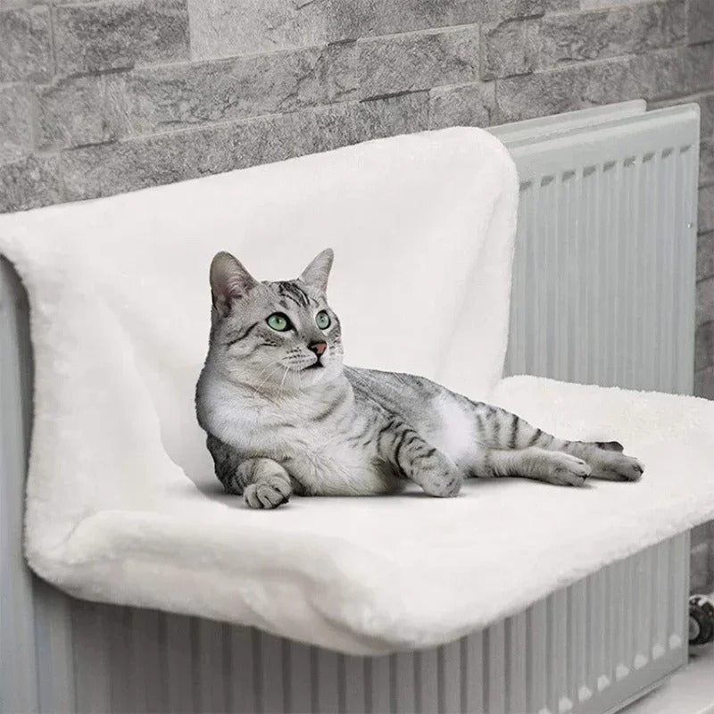 hamac pour chat radiateur blanc chat détendu