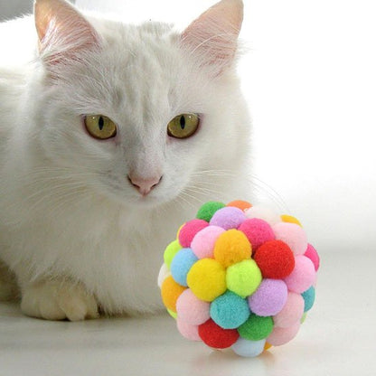 jouet pour chat multicolore chat se repose